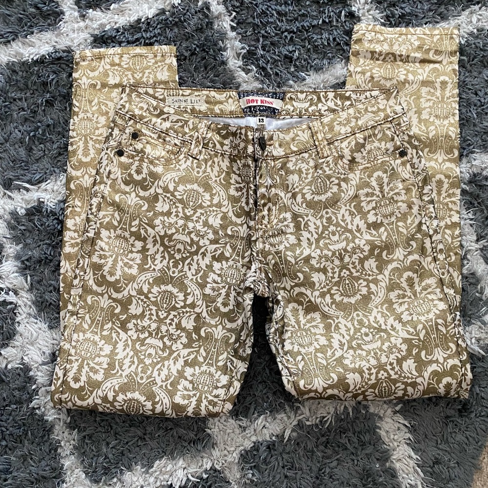 Hot Kiss woman metallic pants